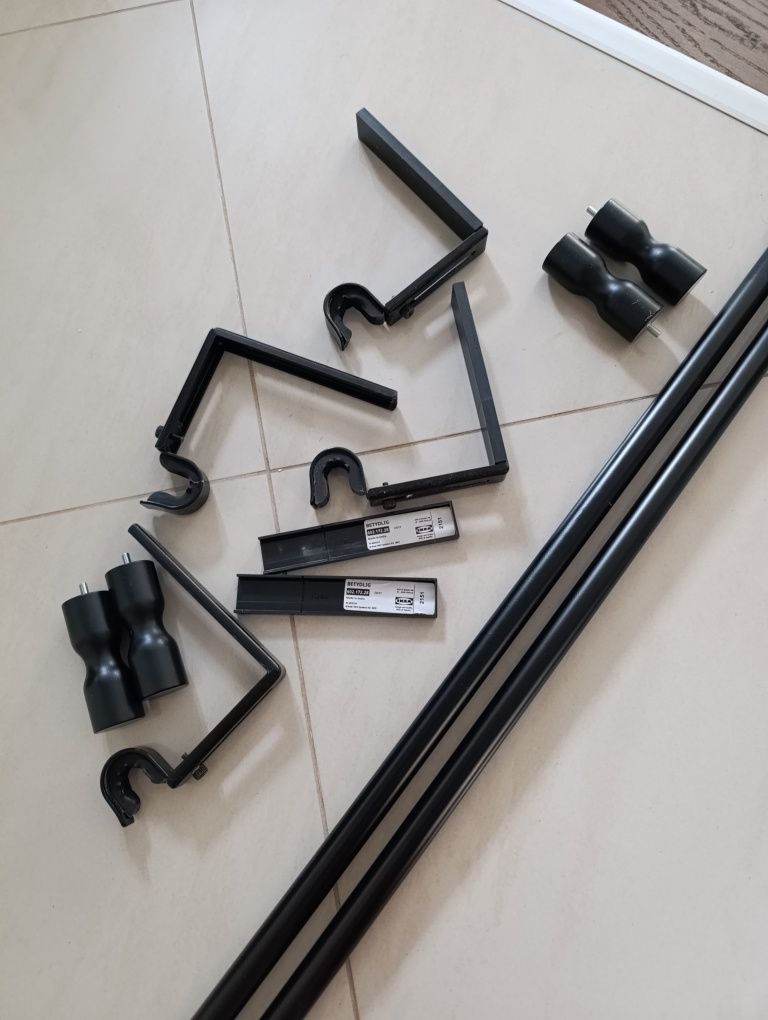 Ikea racka karnisz czarny 210-385