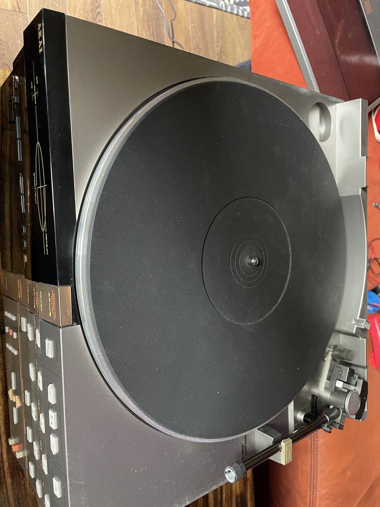 Akai Clarity AM- M5,wzmacnacz, At m5 tuner, Ap m5 gramofon, wieża Akai