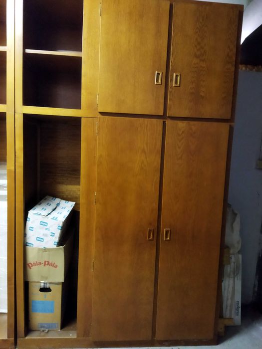 móvel antigo de canto