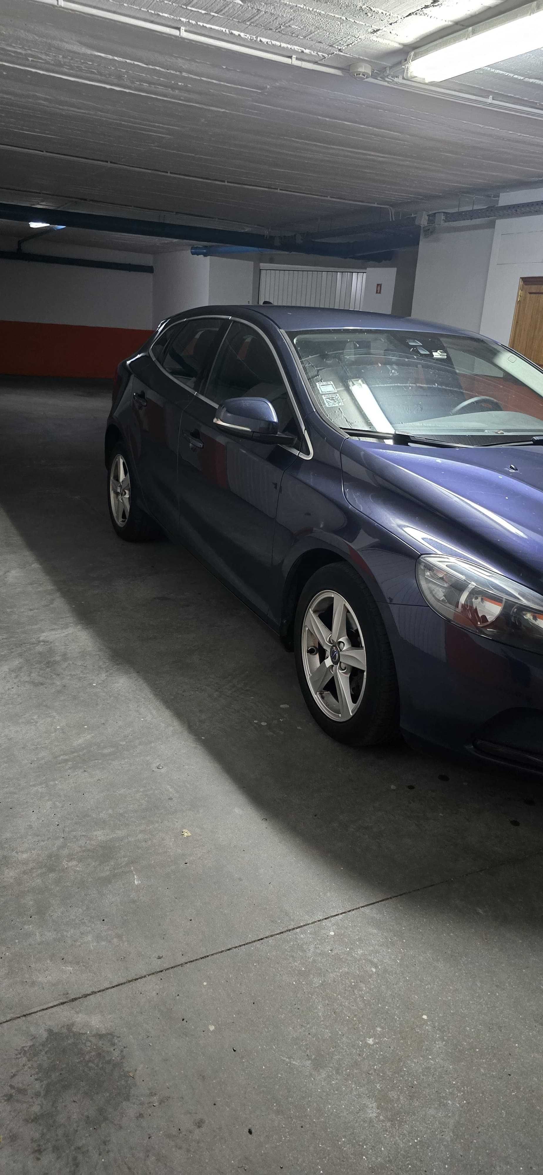 Volvo V40 D2 2015