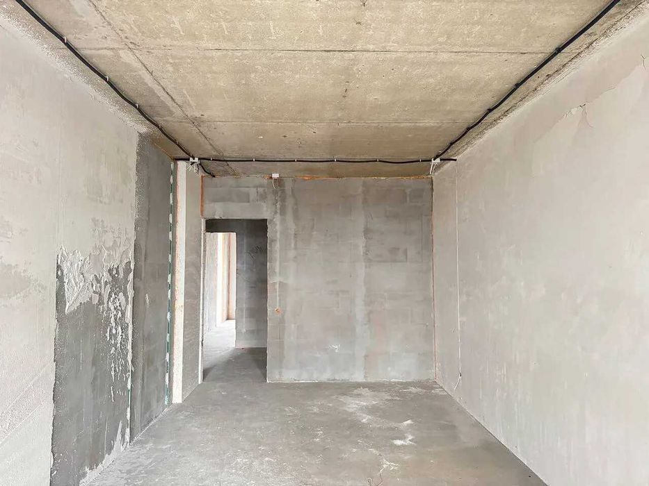 Простора трикімнатна в ЖК "Шоколад" !