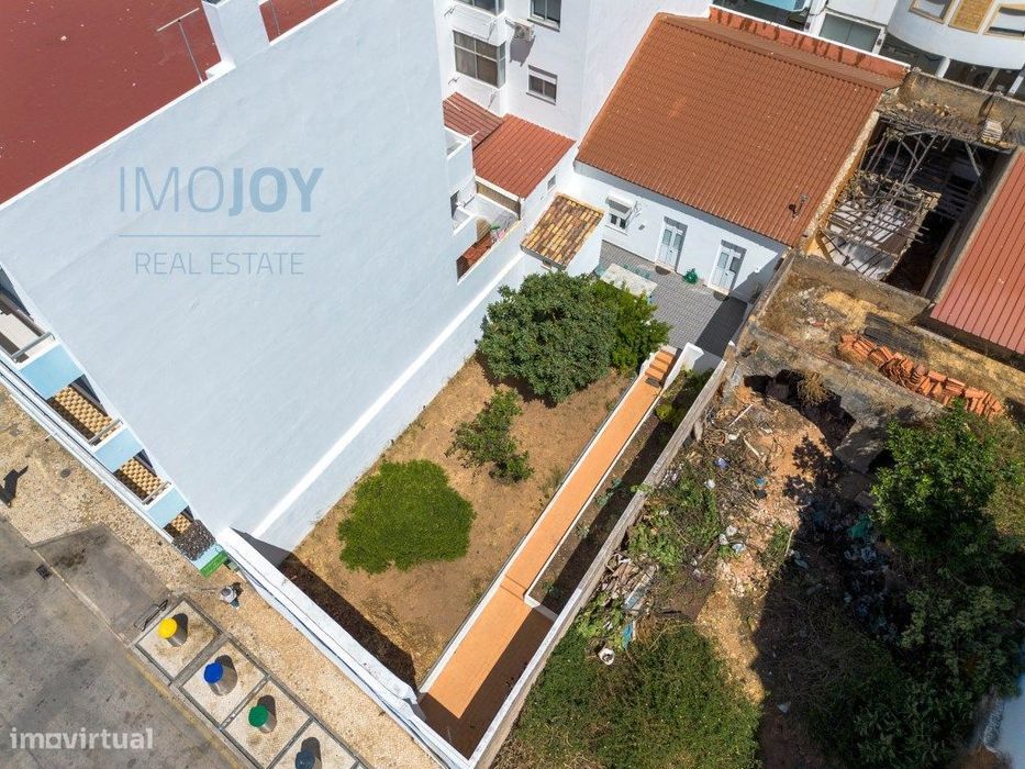 Simpática Moradia T2+1 no Centro de Portimão