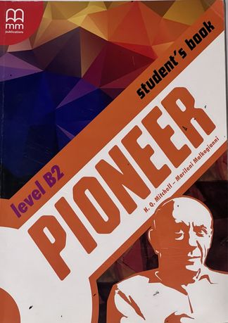 Нові підручники PioneerB2;