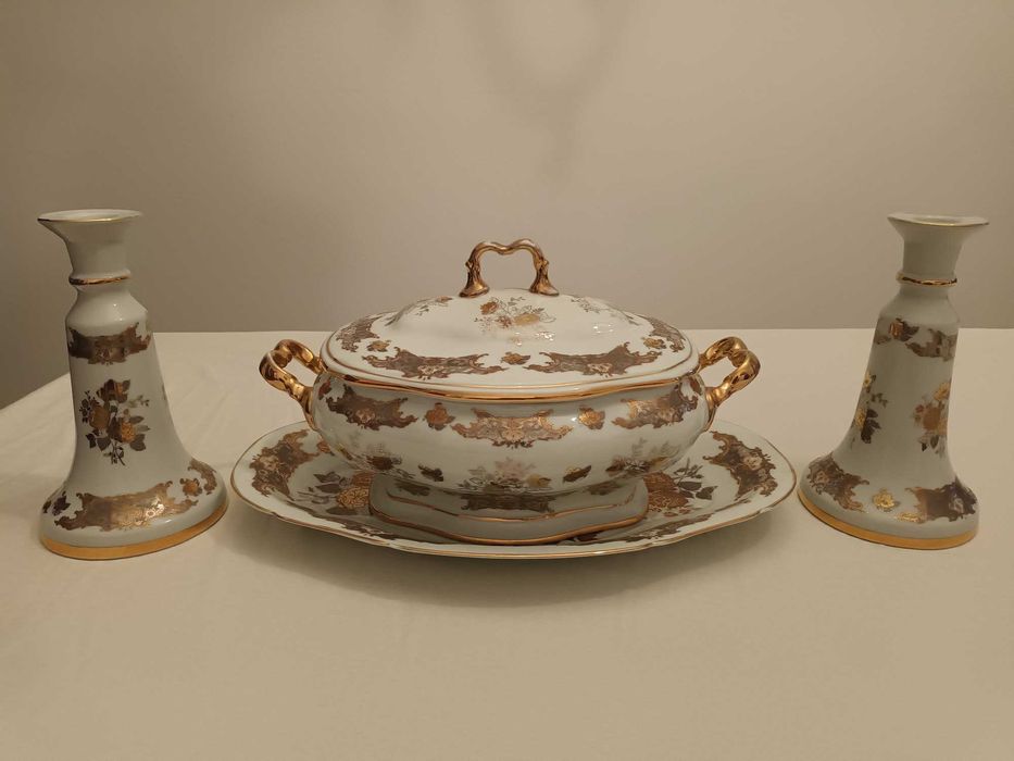 Conjunto de terrina e dois castiçais antigos