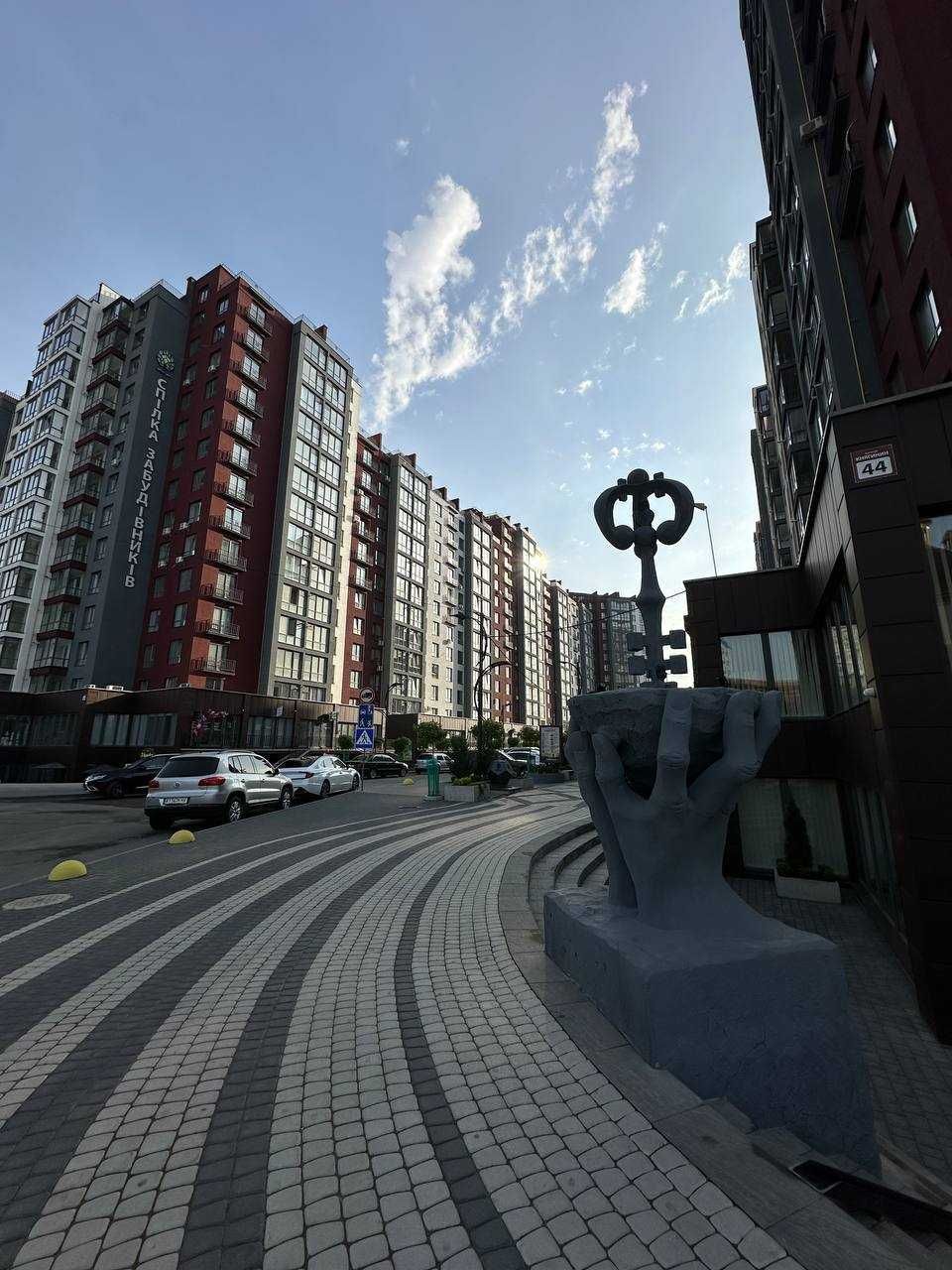 Центр двокімнатна квартира,поруч ратуша парк, Галицька-Княгинин продам