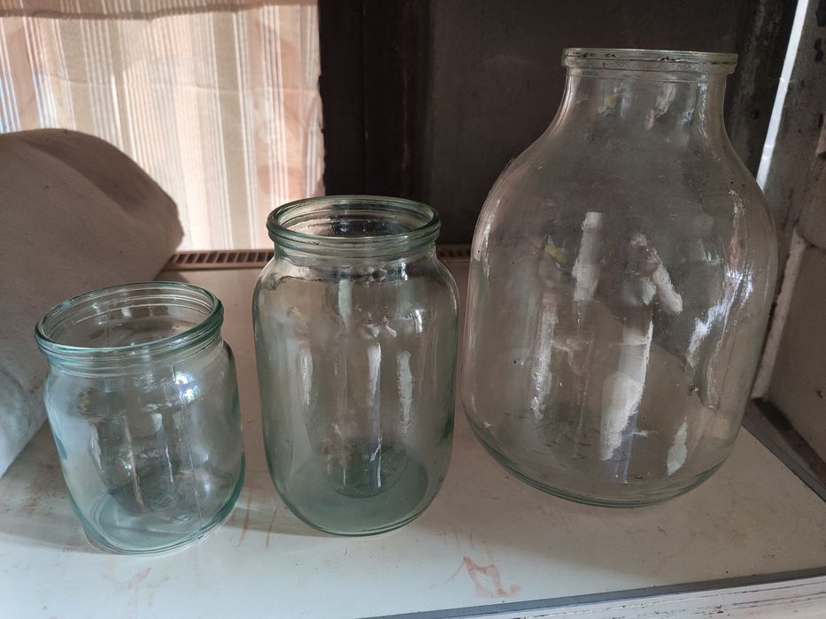 Продам банки 0.5л, 1л., 3л.