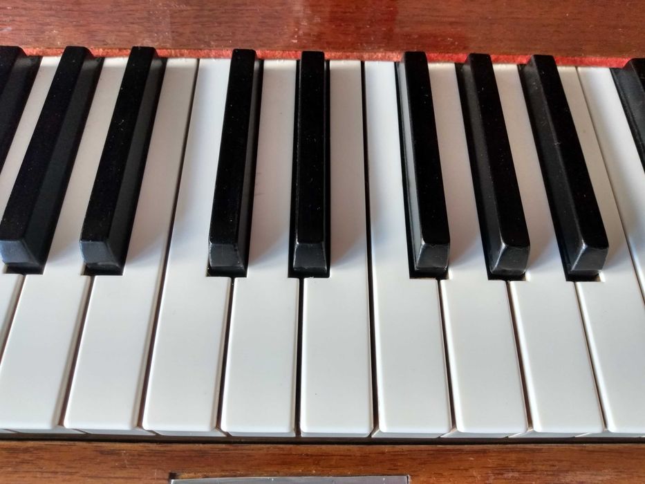 Pianino używane Georg Neumann