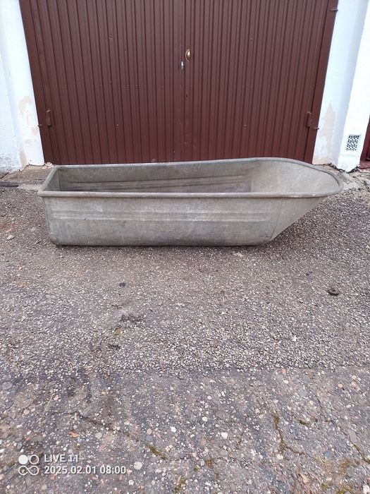 Duża ocynkowana wanna oraz Wanienki emaliowane  i ocynkowane oraz inne