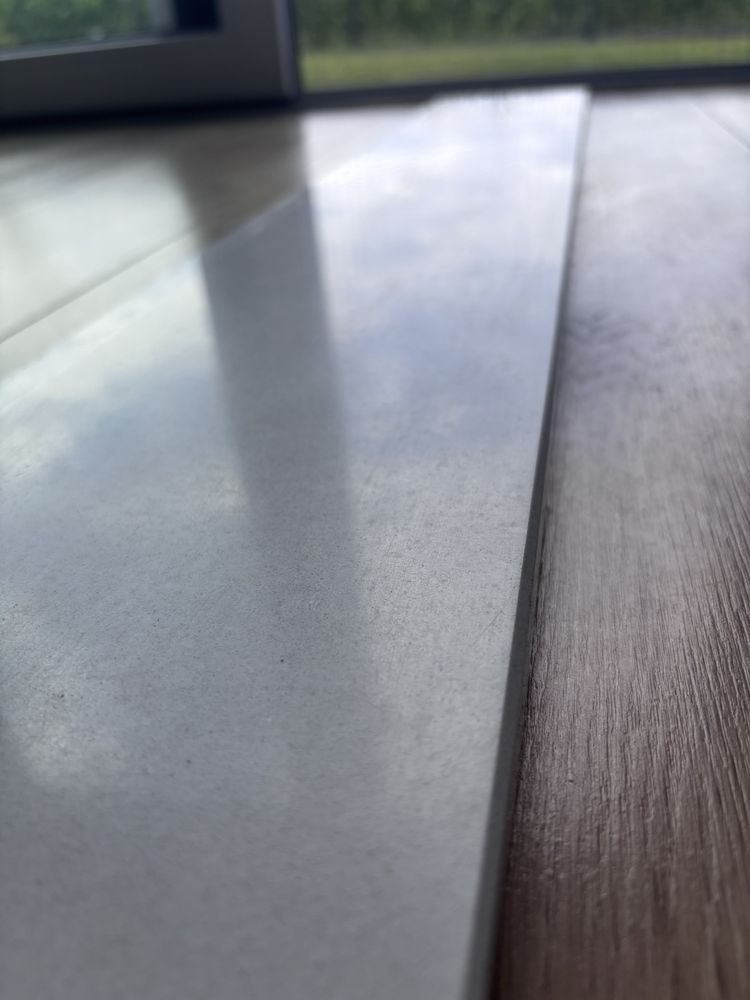 Parapet z konglomeratu