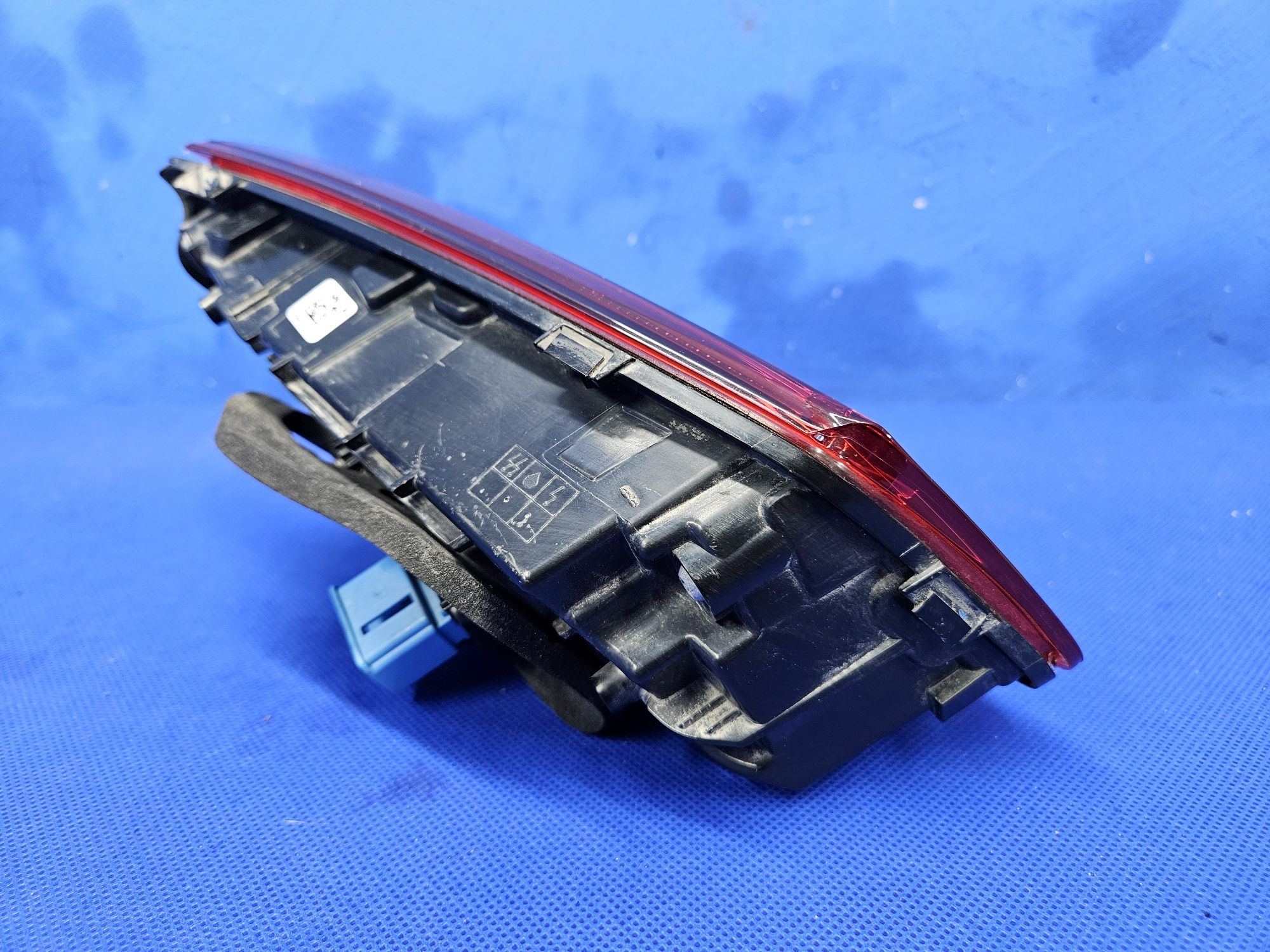 LAMPA tylna prawa VW PASSAT B8 kombi lift LED Europa w klapę prawy tył