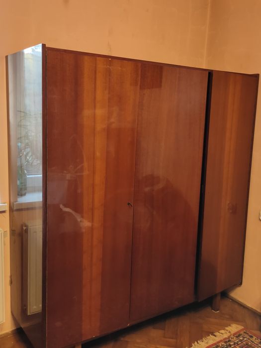3 drzwiowa drewniana politurowania szafa z lat 60-tych