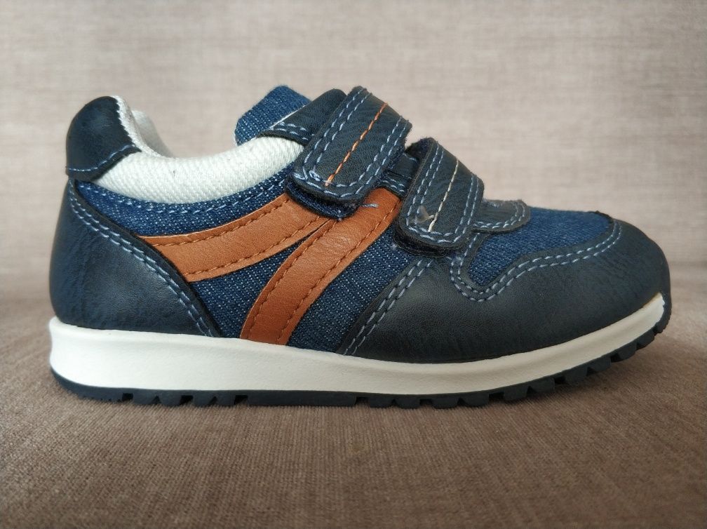 PÓŁBUTY chłopięce 'Bobbi Shoes' (rozm. 24, stan: BDB+)