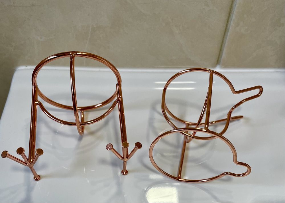 Pequenos suportes metálicos de esponja de maquilhage rosa dourado