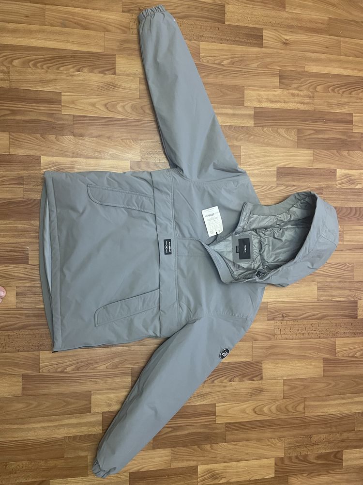 Новий Анорак з бірками pull & bear S розмір ( йде на М )