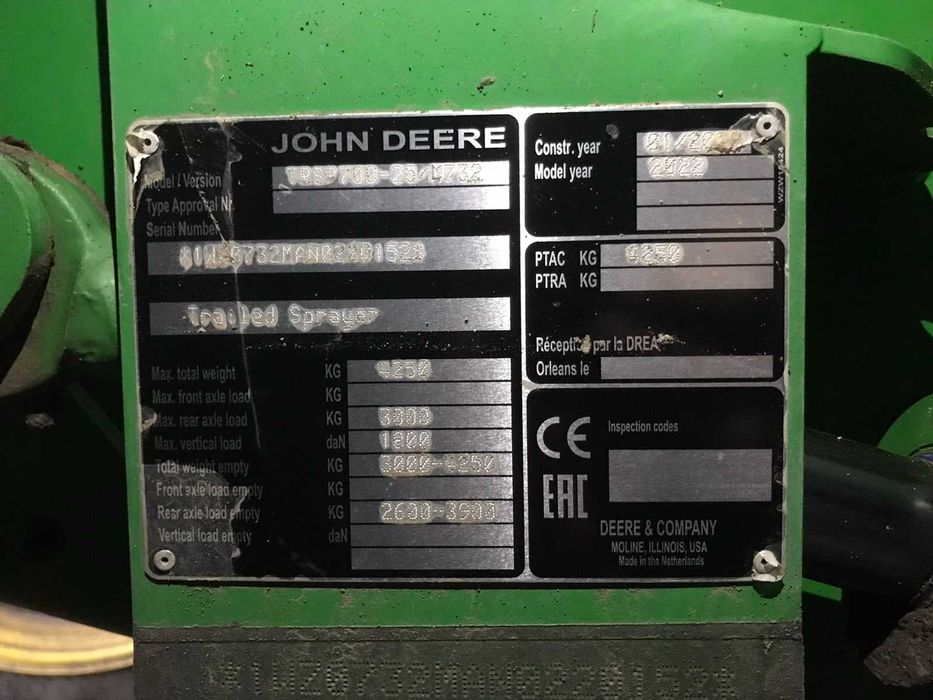 Причіпний оприскувач John Deere M732i