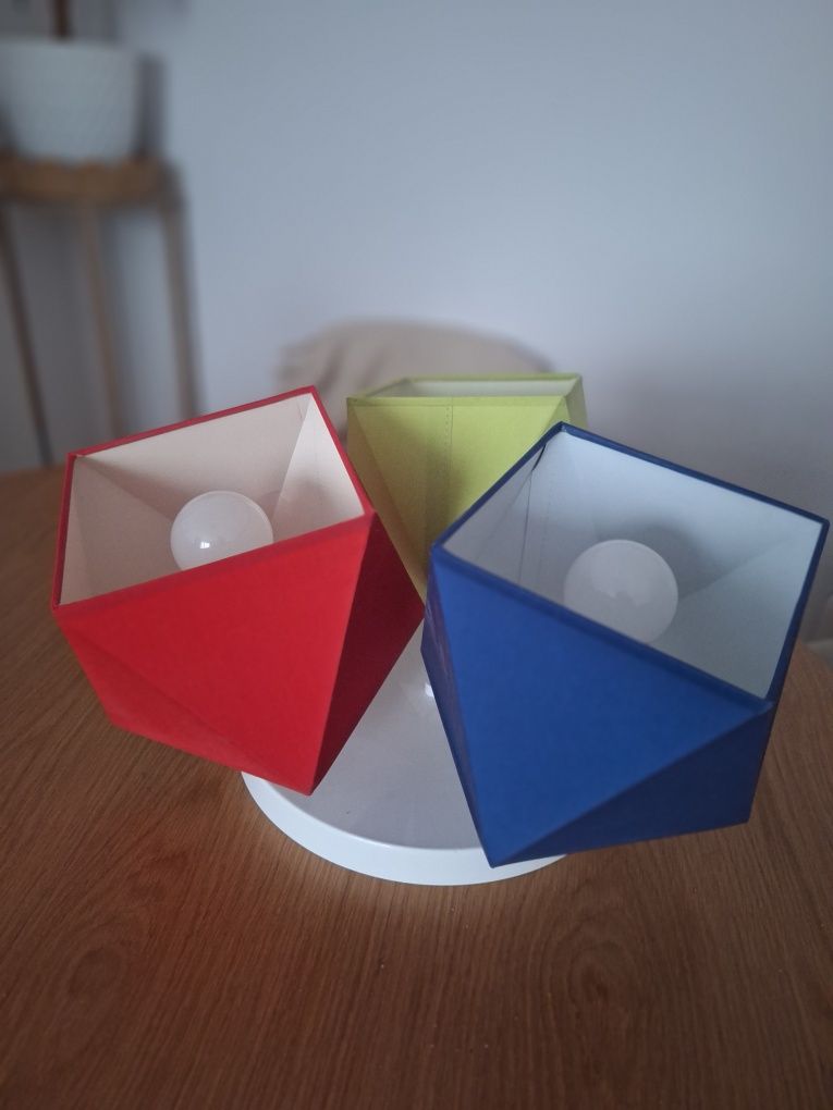 Lampa sufitowa do pokoju dziecięcego