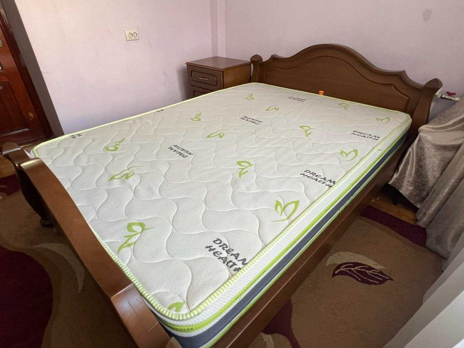 Ліжко двоспальне ліжко