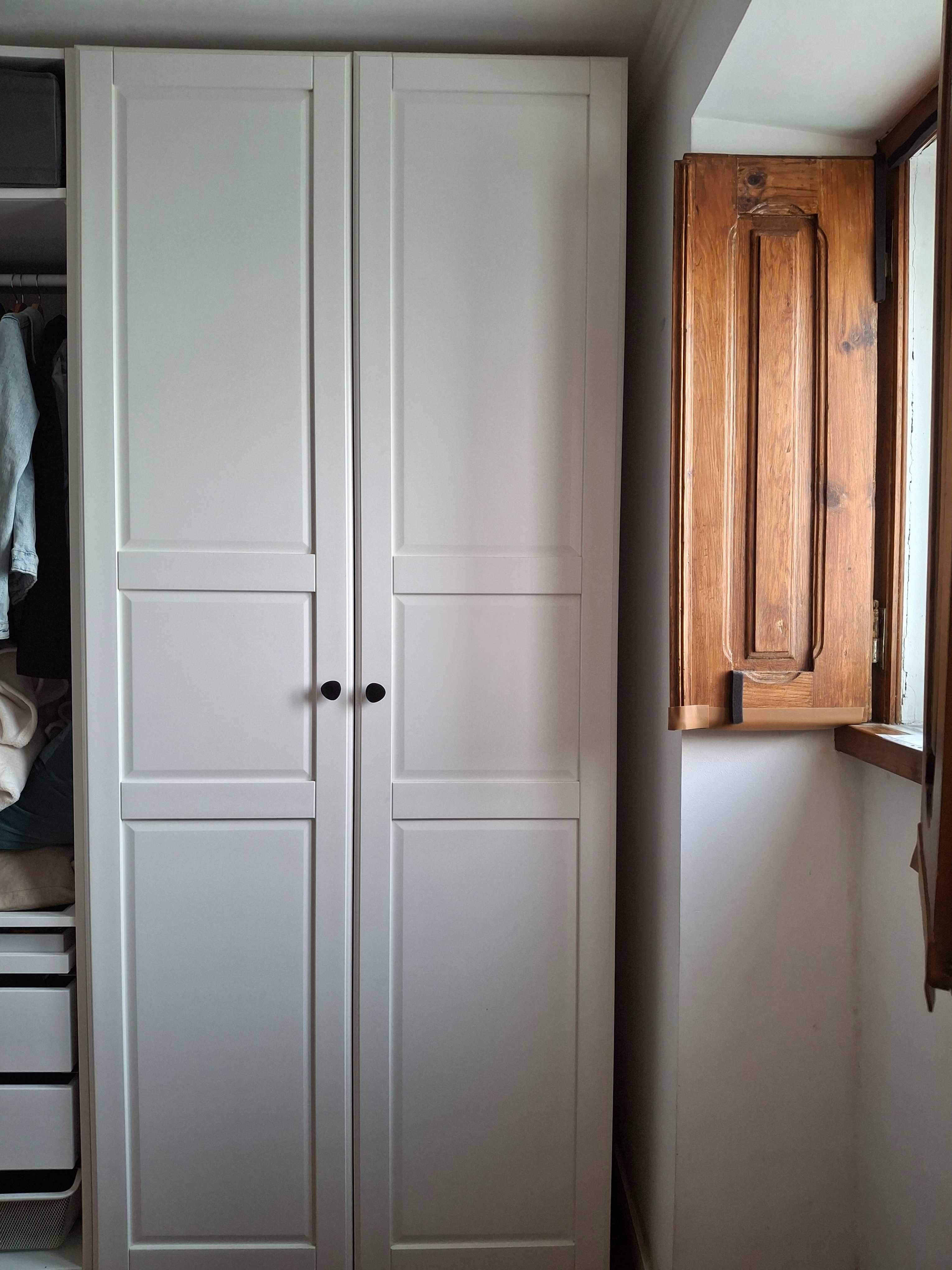 Roupeiro IKEA PAX 100×58×236 cm (ref. 502.145.60)