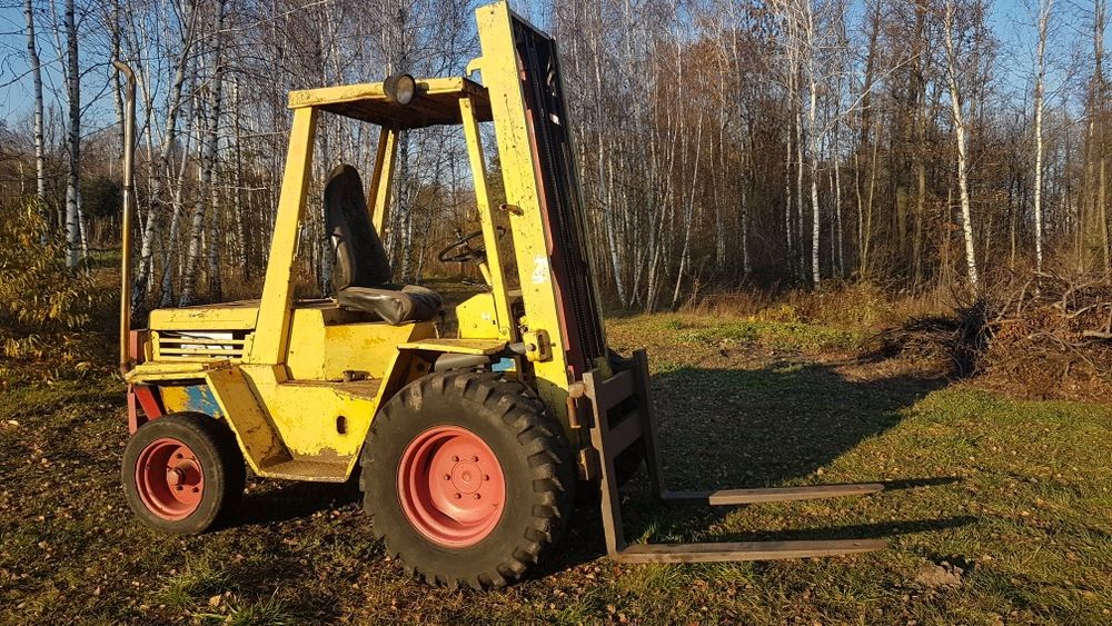 Wózek widłowy terenowy Ładowarka Sztaplarka Perkins 3P