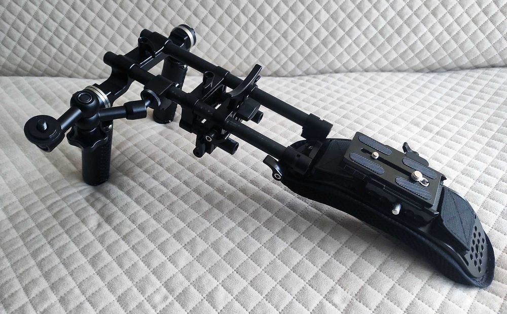 rig naramienny camvate z dodatkami.