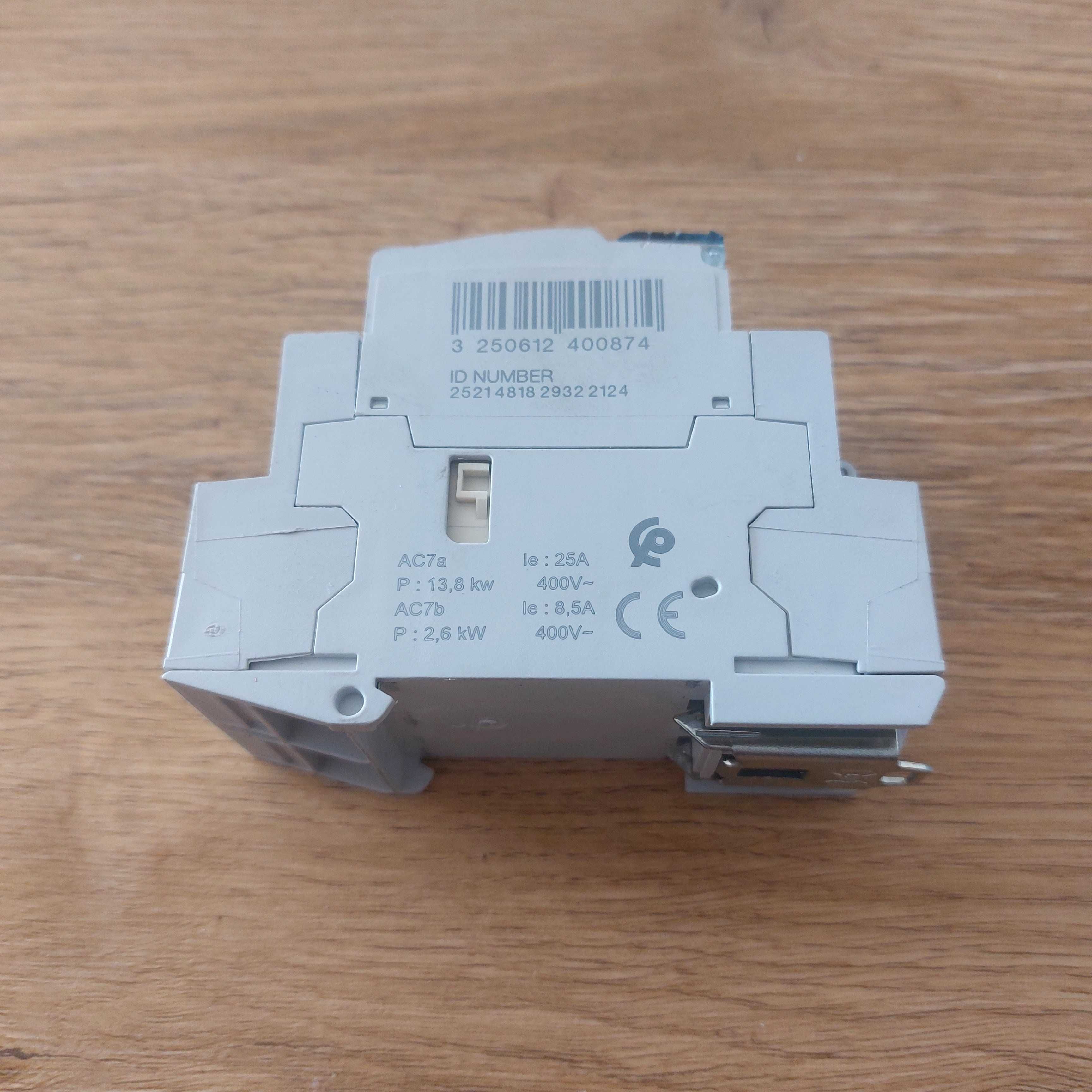 Stycznik modułowy Hager ESC425 4NO
