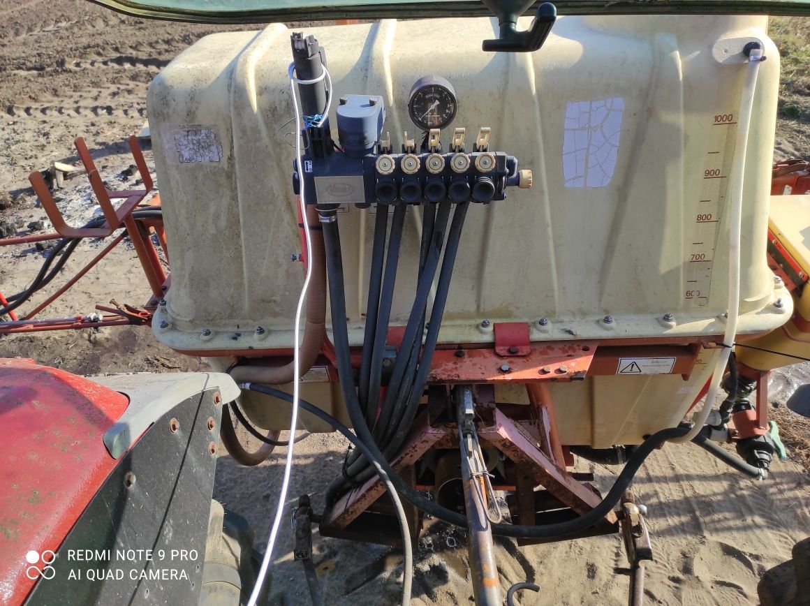 Sprzedam opryskiwacz 1000l vicon ls