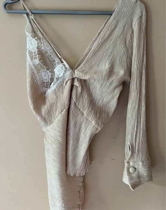 Efektowna bluzka na jedno ramię