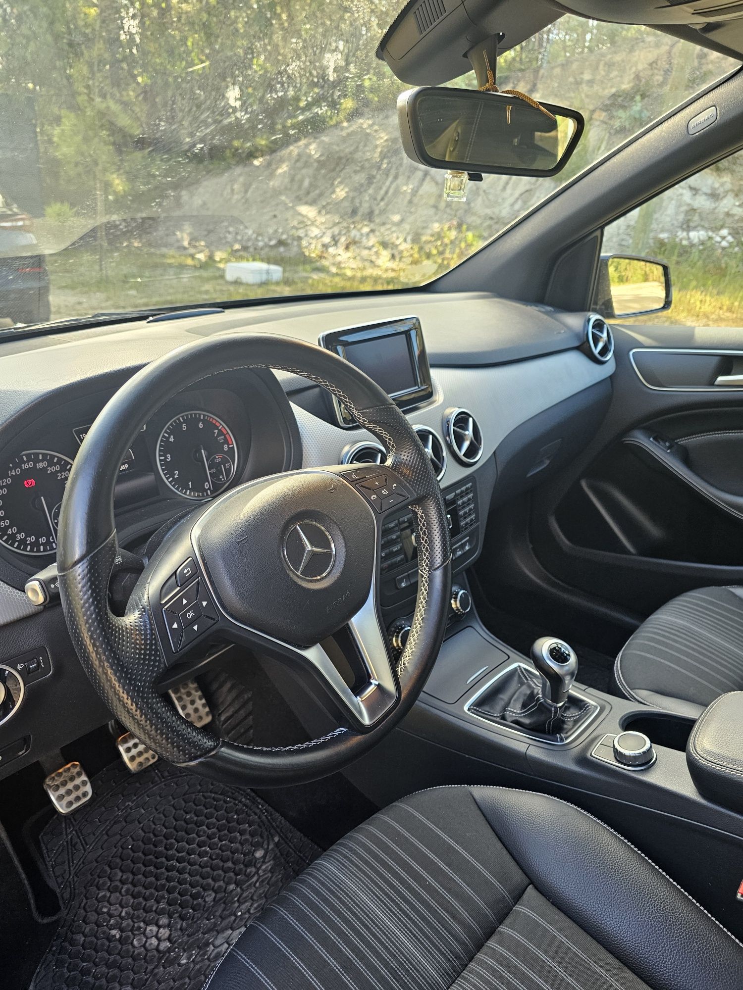 Mercedes Benz B180 | 48069km