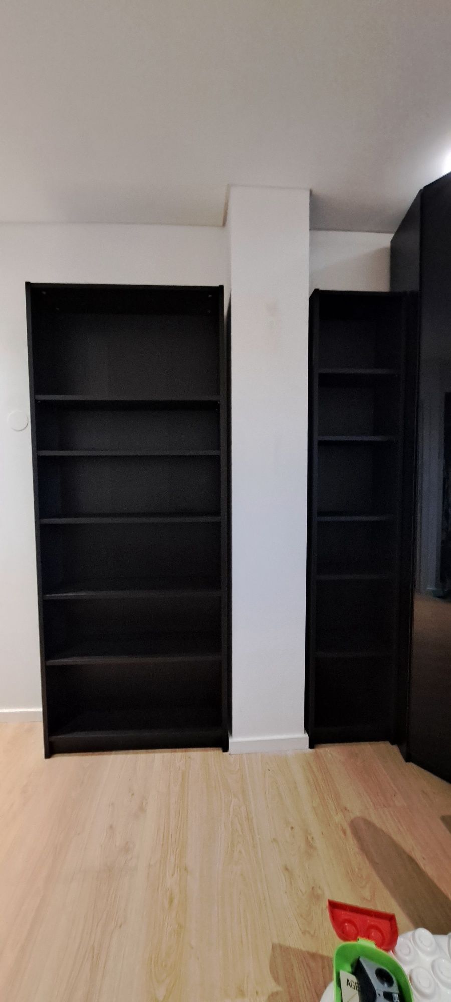 Estantes billy preto efeito carvalho ikea