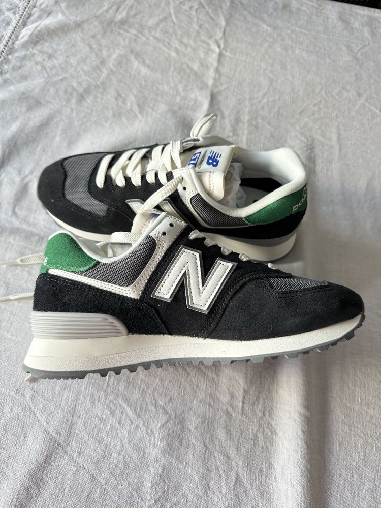 Кросівки new balance