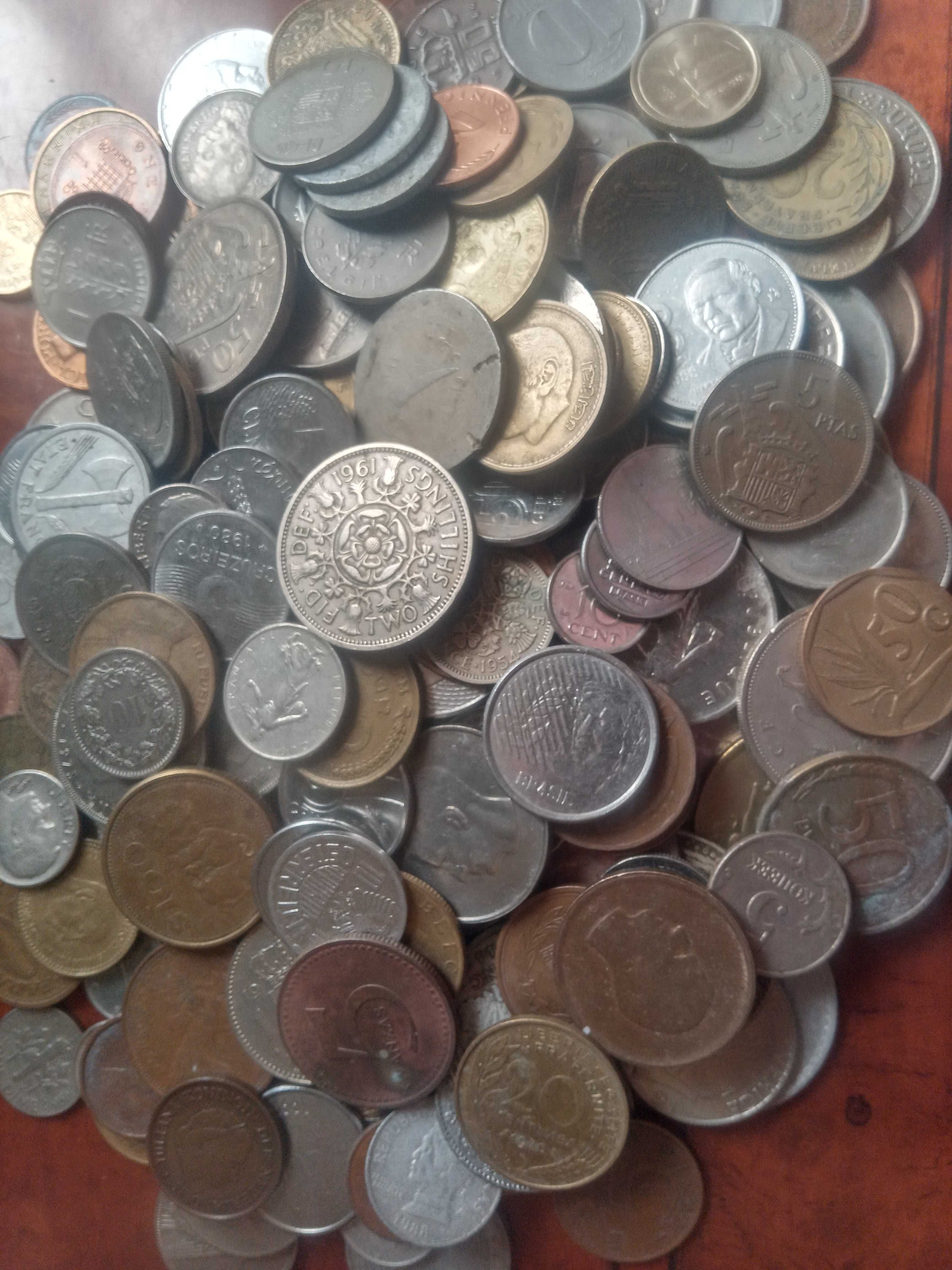 Vendo 1 Kilo de Moedas Estrangeiras