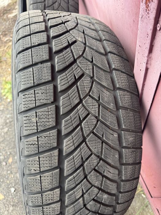 Зимова резина GOODYEAR ULTRAGRIP 265/45 R21