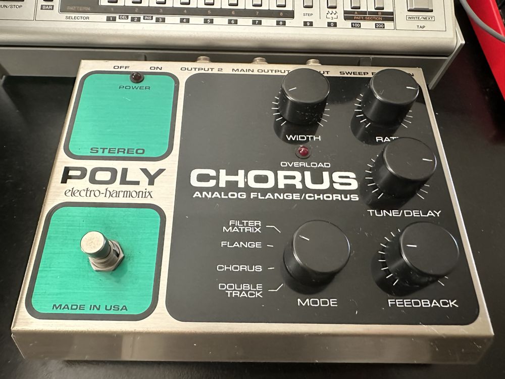 Pedal analogico electro-harmonix polychorus reissue