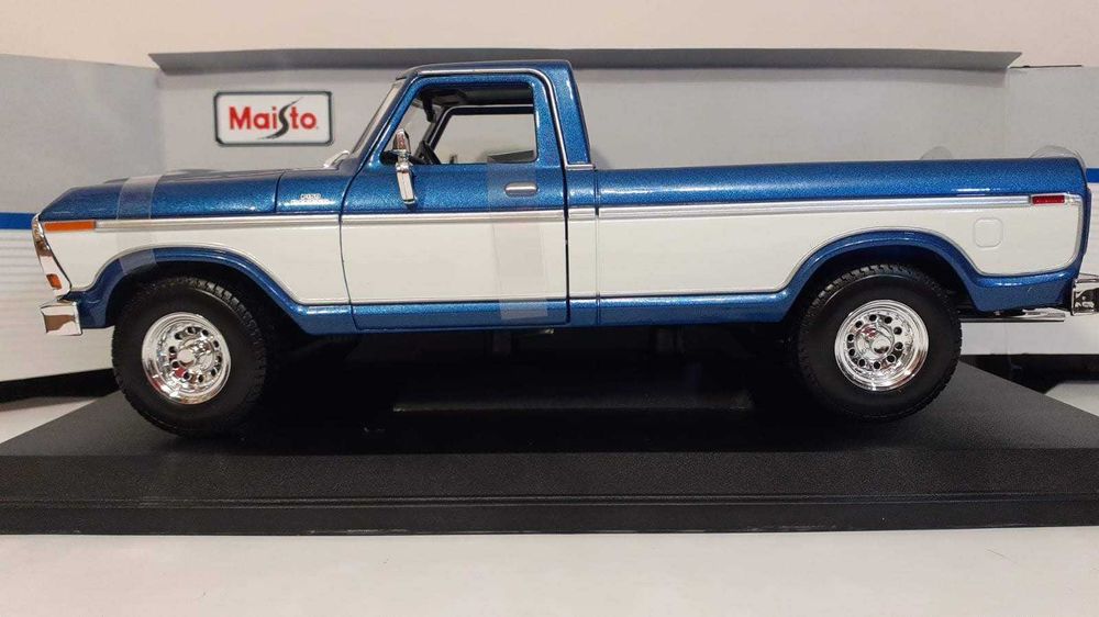 1/18 Ford  F-150 Pick Up  - Maisto