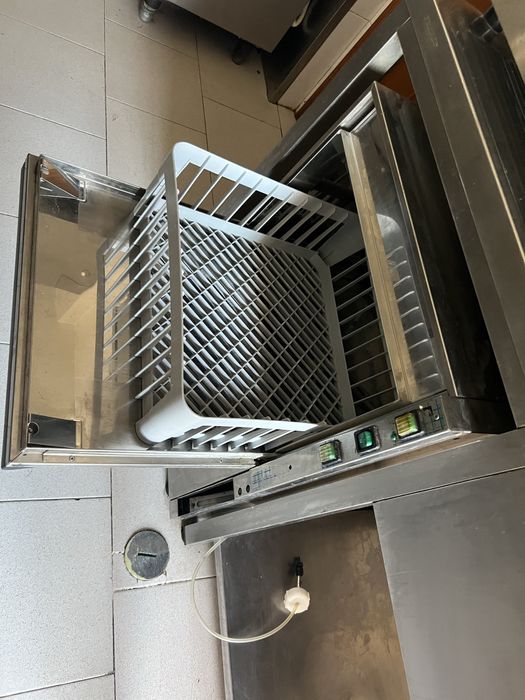 Máquina de lavar loiça industrial