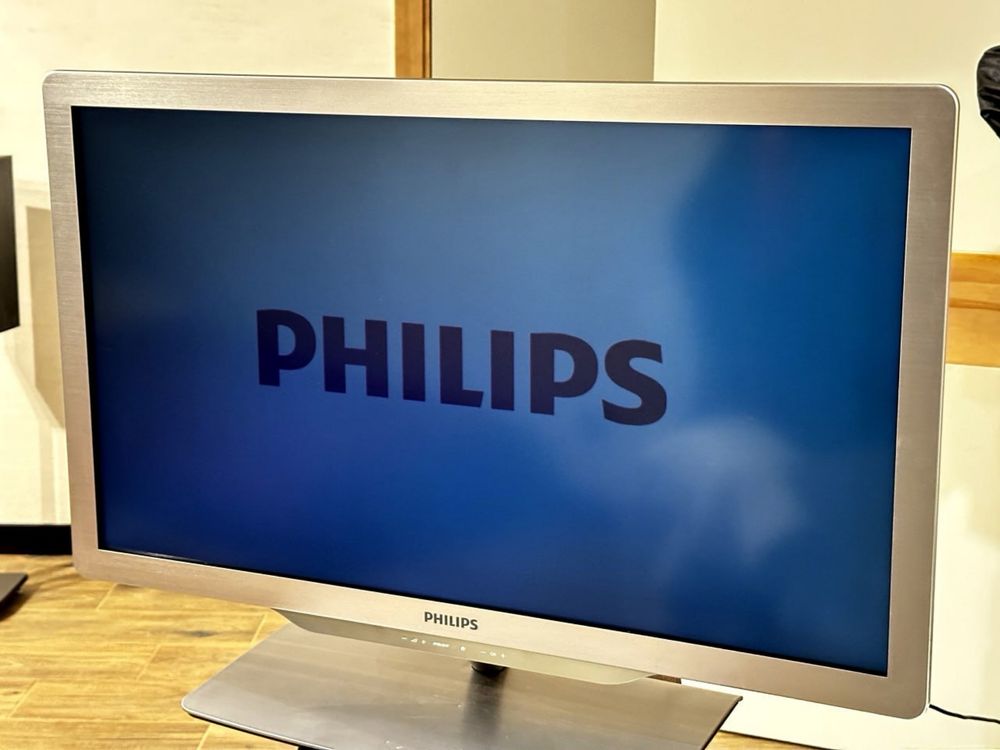Монитор- телевизор Philips 32PFL7406H