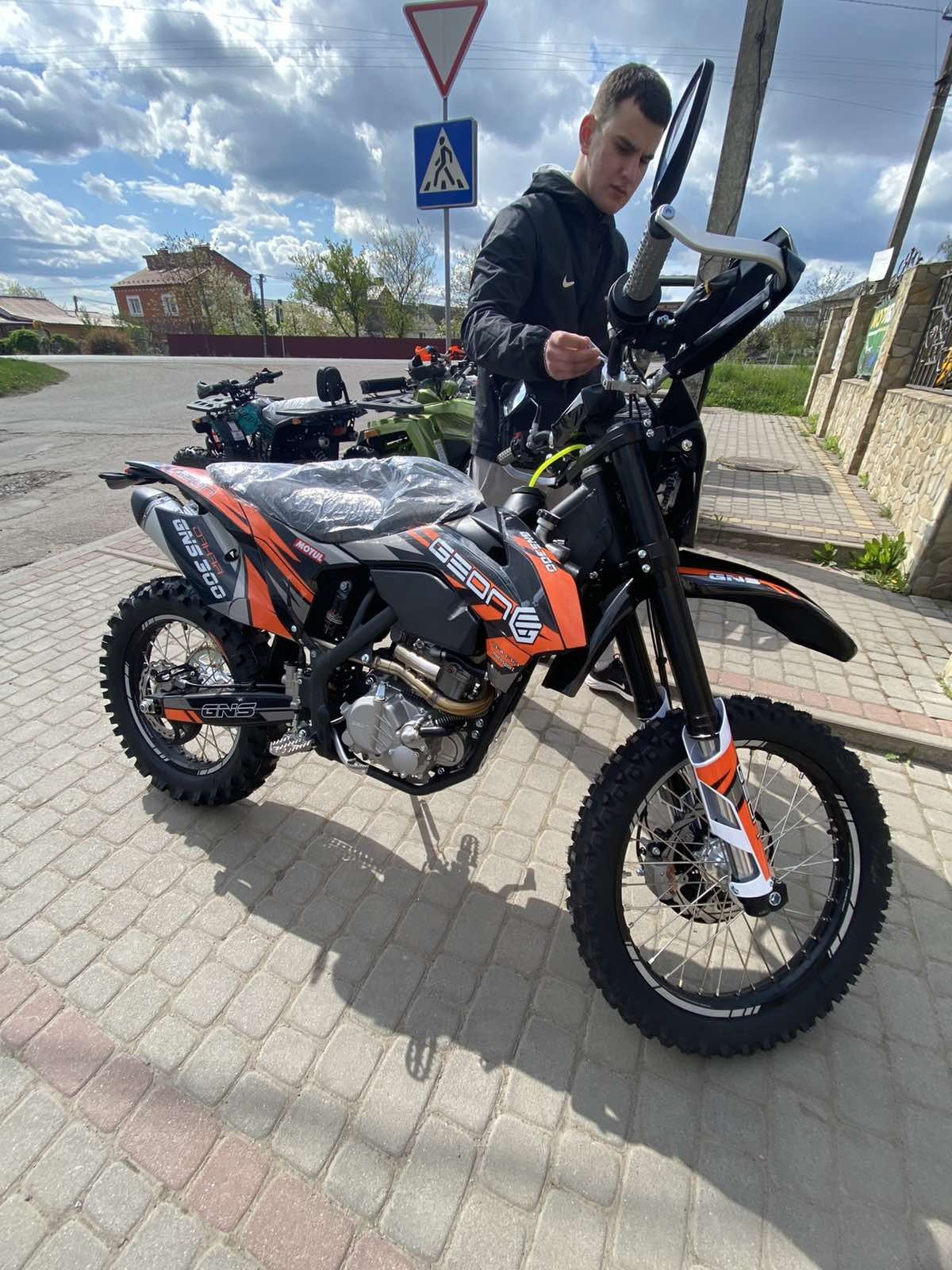 Мотоцикл Geon Dakar GNS 300