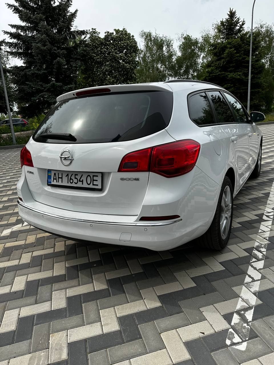 Машина Opel Astra 1.6