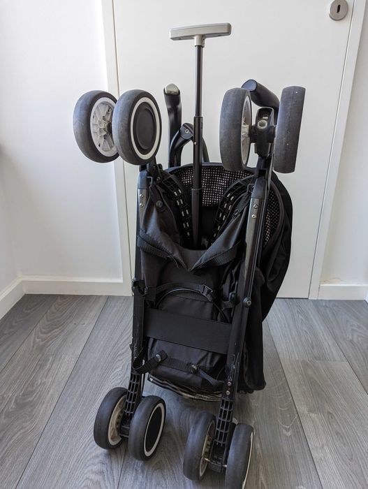 Carrinho bengala passeio Bébé Confort Noa com proteção para a chuva
