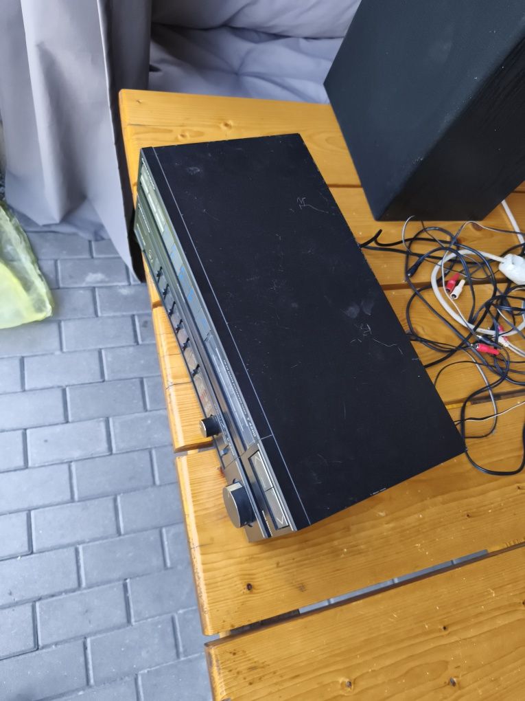 Tuner z aqualizerem marki Grundig
