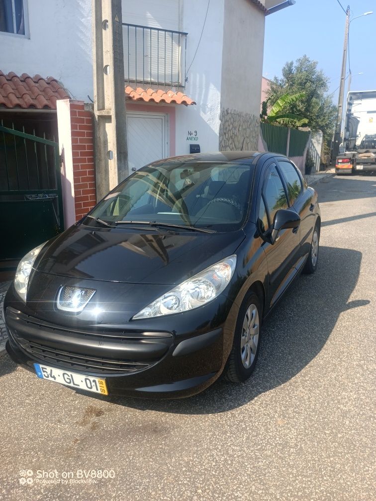 Peugeot 207 1,4 gasolina