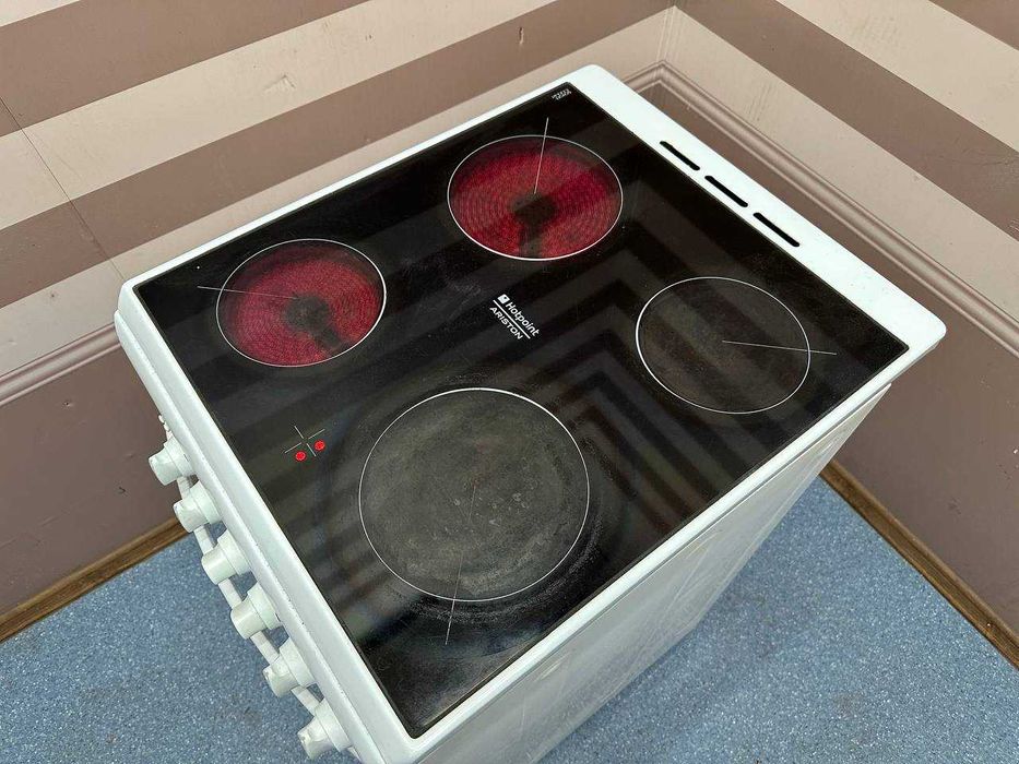 Плита електрична Hotpoin Ariston CUCINA C3VM5 склокераміка м.Шулявська