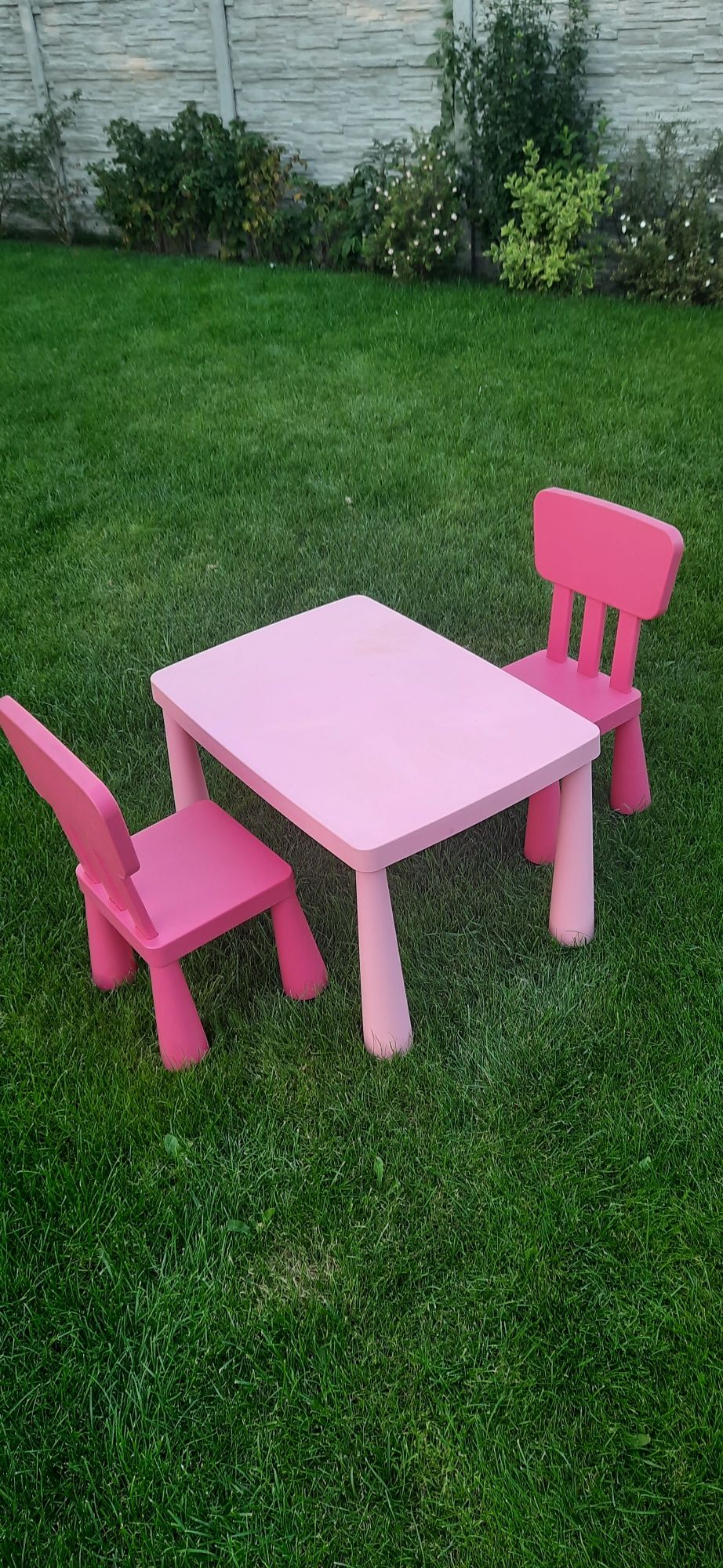 Ikea Mammut zestaw stół i dwa krzesła różowe Mamut