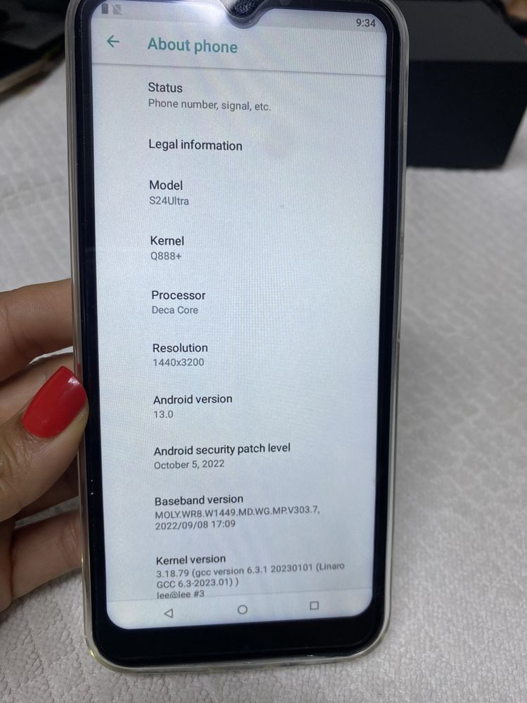 Smartphone branco novo em embalagem original