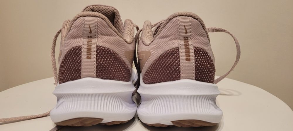 Nike downshifter, do biegania, pudrowy róż 38