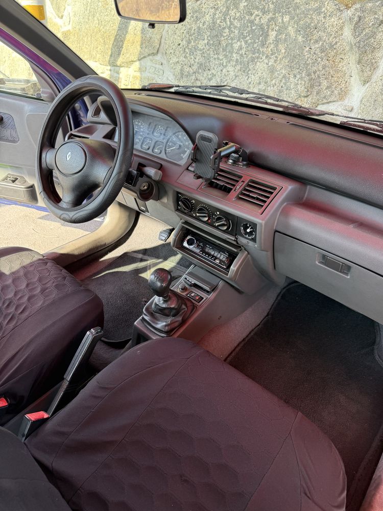 Renault Clio 1997 com motor muito fiável  *PREÇO ESPECIAL*