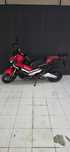Honda X-ADV 750 Vermelha