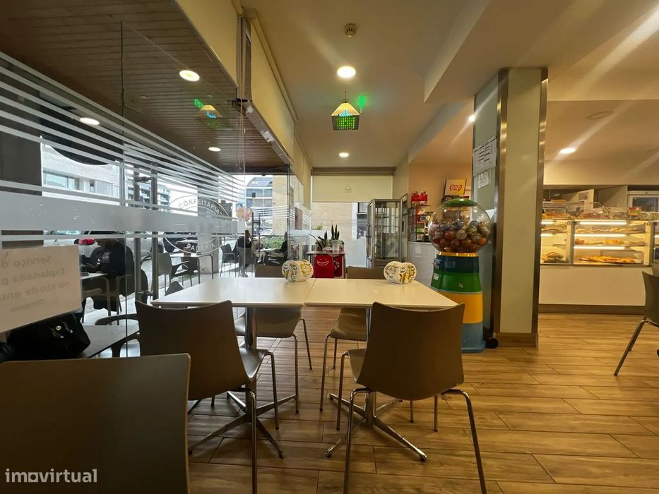 Padaria em Aveiro com Excelente Localização e Luz Natural