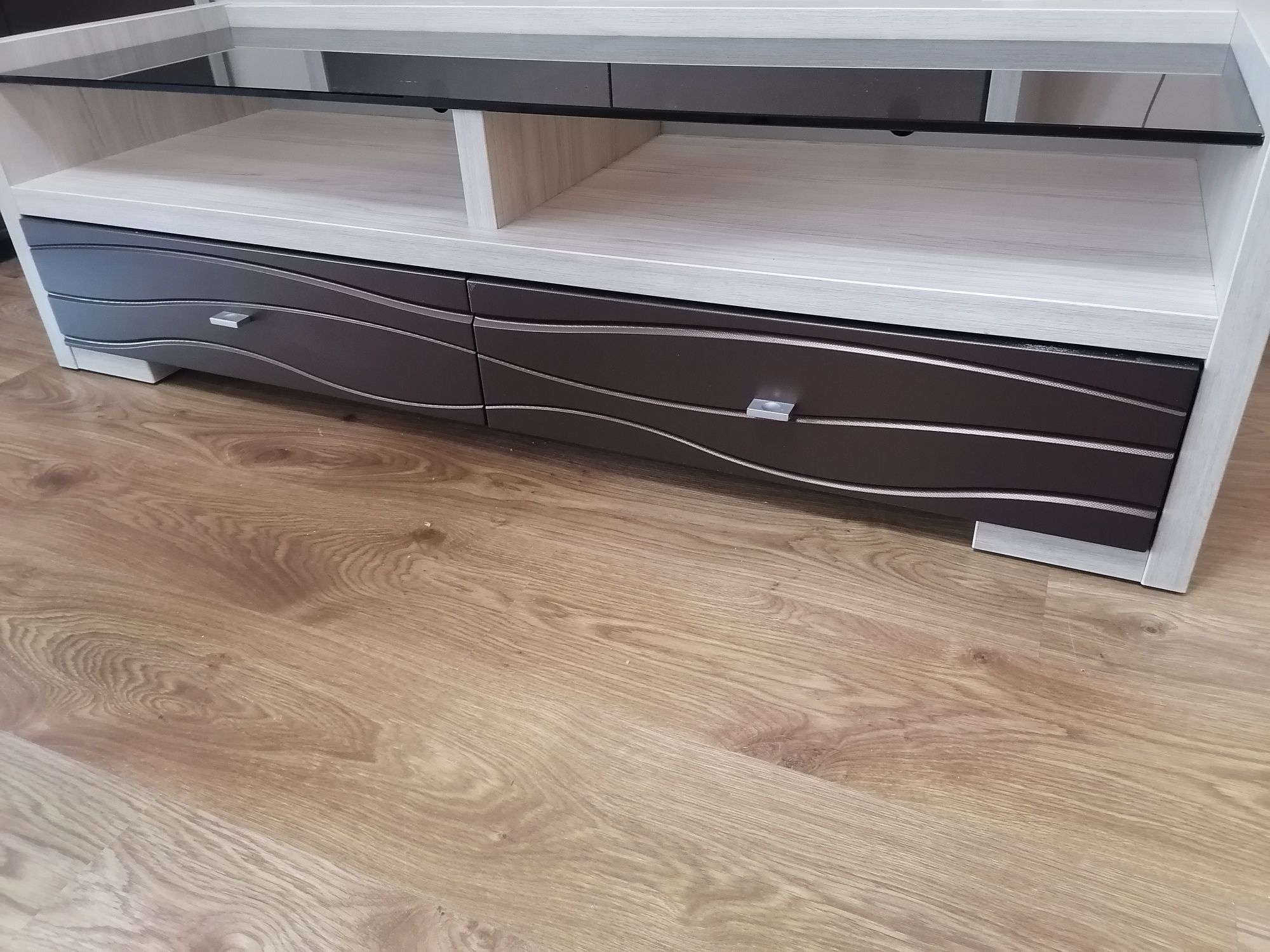 Szafka rtv z półką wiszacą
