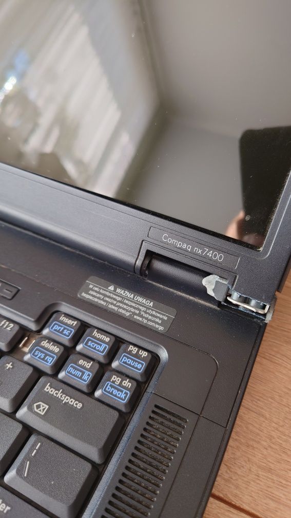 Laptop HP Compaq nx7400 uszkodzony